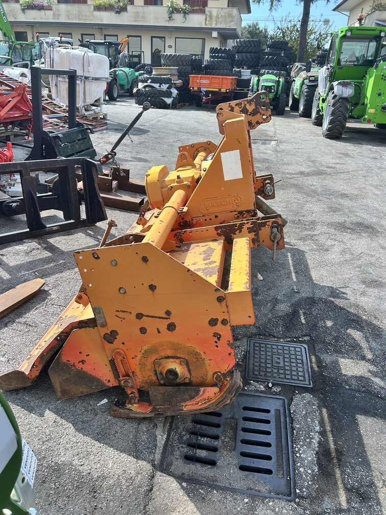 
								Fresa professionale MASCHIO C 230 Usato – con cardano – anno 2004 – € 1.990 full									