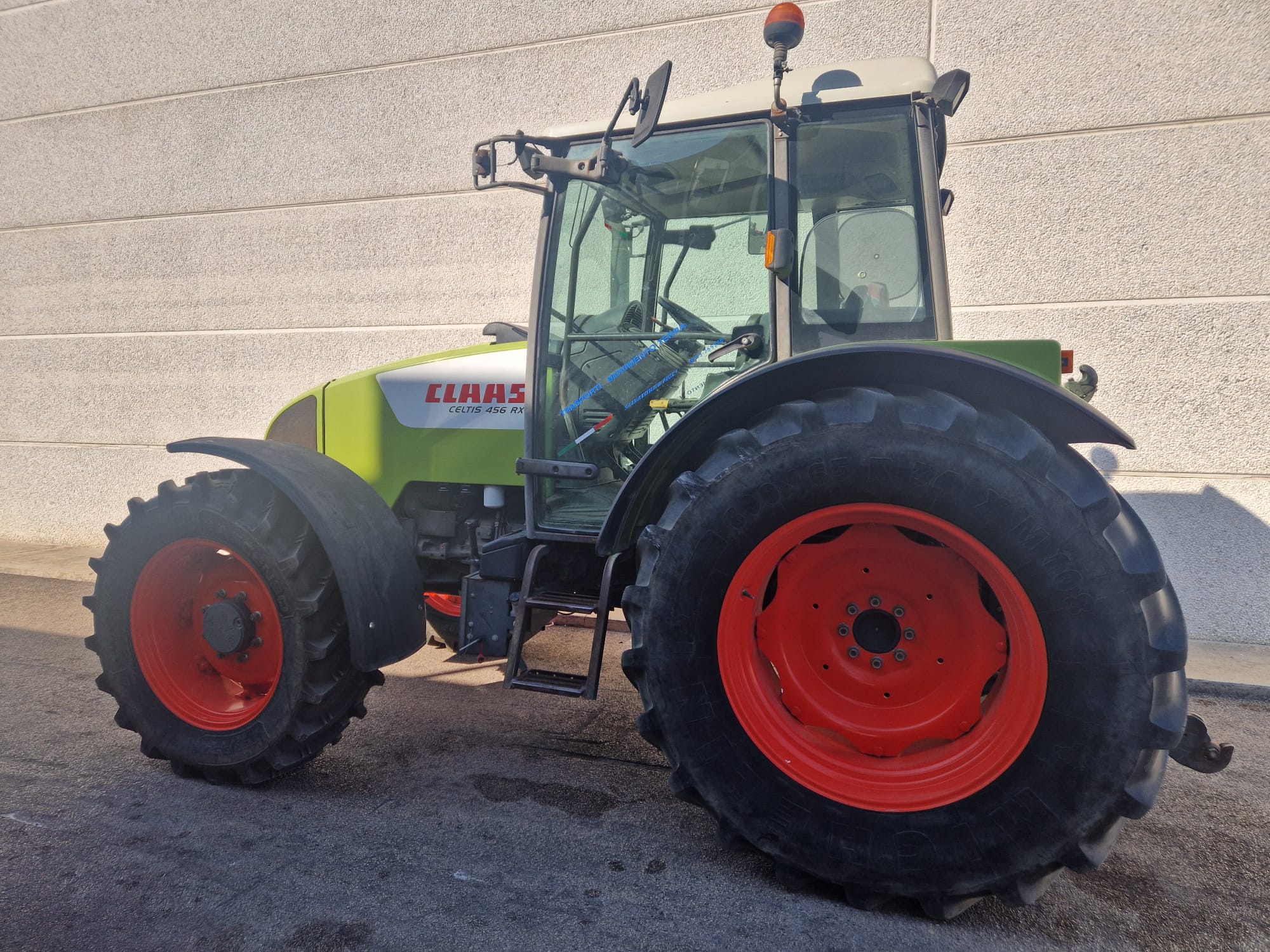 Trattore agricolo CLAAS Celtis 456 RX Usato – Anno 2006 – 102 CV – Frenatura Idraulica – € 19.490